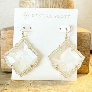 Kendra Scott Kirsten Earrings, White Mother of Pearl in Gold Frame